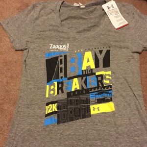 3/$25 NWT Under Armour Fitted Gray T Shirt Sz S